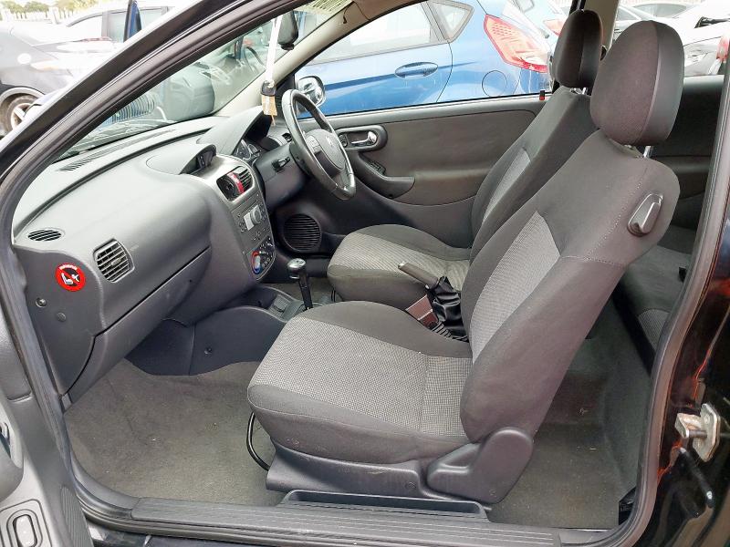 2005 VAUXHALL CORSA DESIGN 16V AUTO 