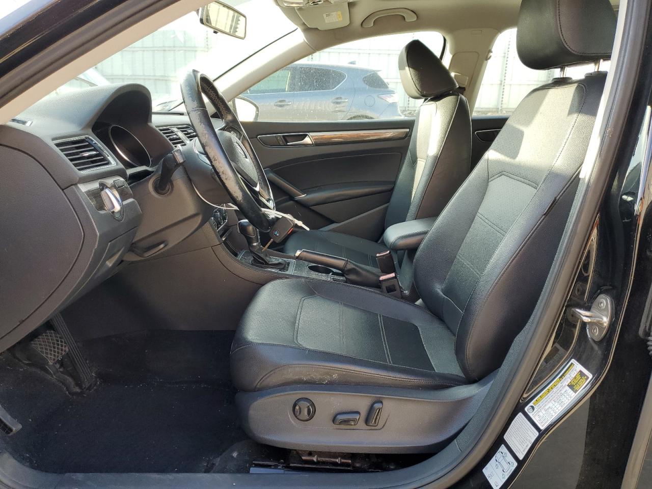 2016 Volkswagen Passat Se VIN: 1VWBT7A3XGC026385 Lot: 81763305