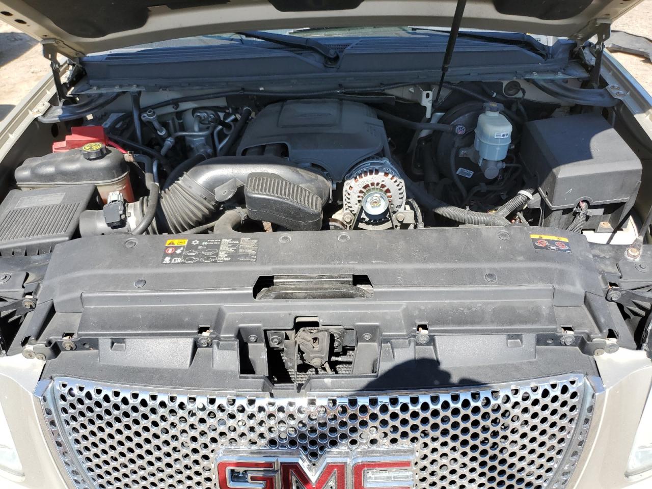 2013 GMC Yukon Xl Denali VIN: 1GKS2MEF5DR200708 Lot: 70676495