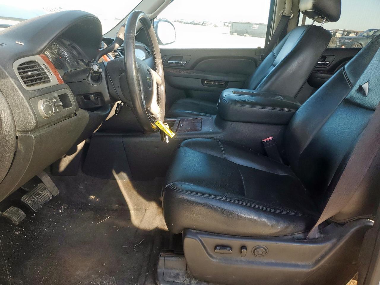 2014 Chevrolet Tahoe C1500 Ltz VIN: 1GNSCCE00ER106095 Lot: 81633235