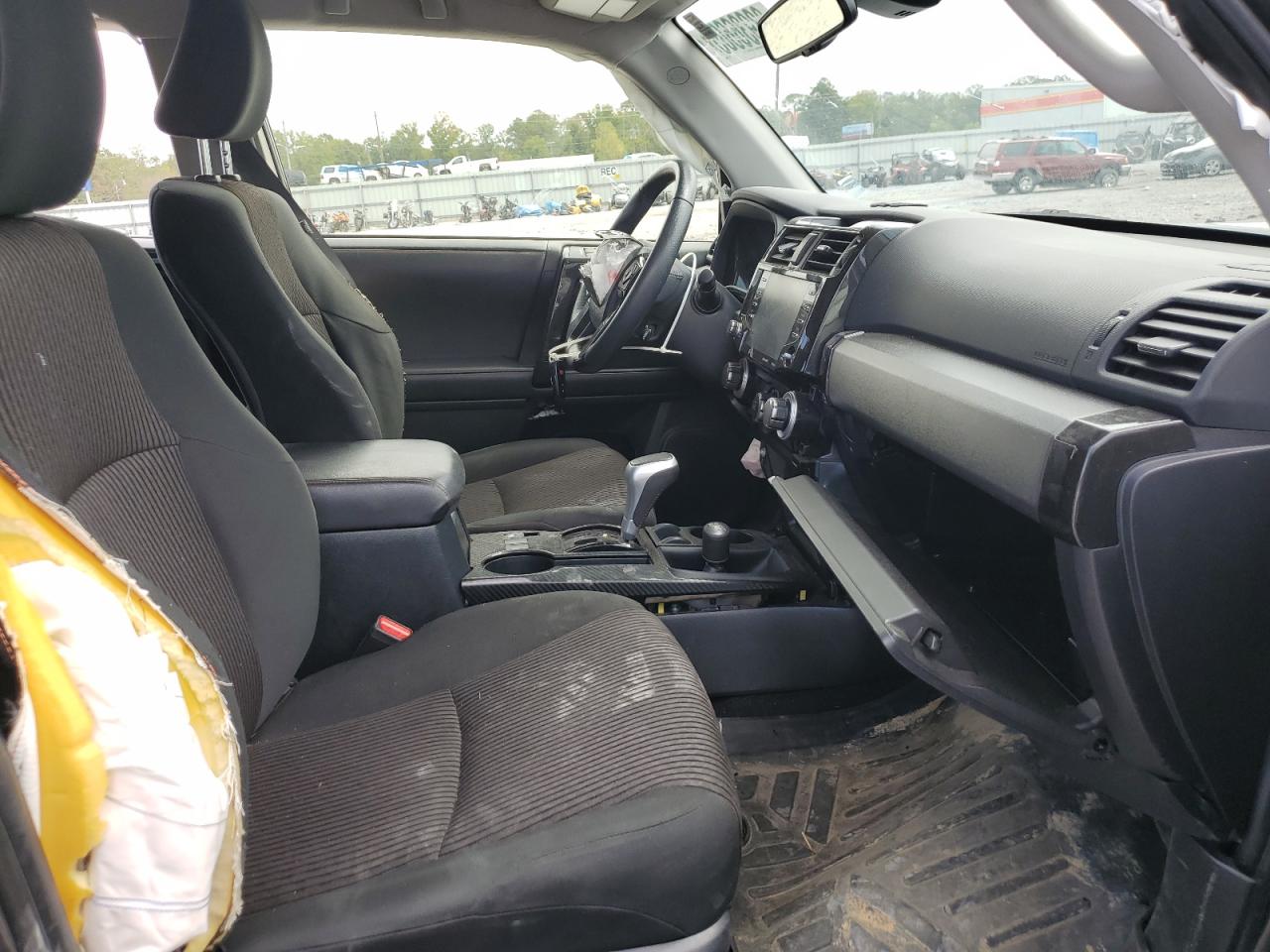 2022 Toyota 4Runner Sr5/Sr5 Premium VIN: JTEPU5JR2N5989048 Lot: 83936605