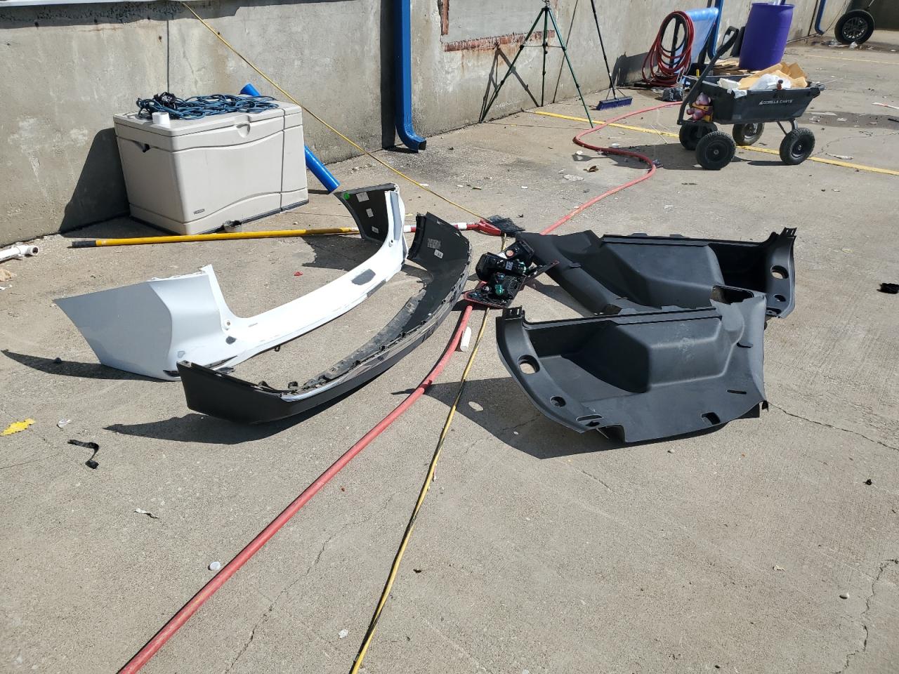 2018 Chevrolet Equinox Ls VIN: 2GNAXREV9J6113129 Lot: 71734895