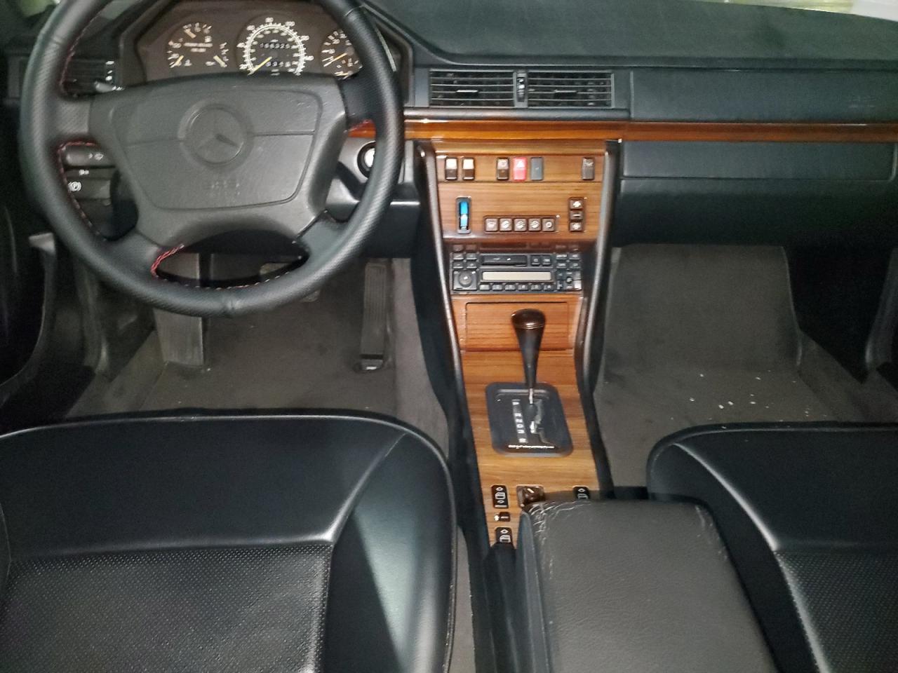 1994 Mercedes Benz E 320 VIN: WDBEA32E4RC124781 Lot: 85058675