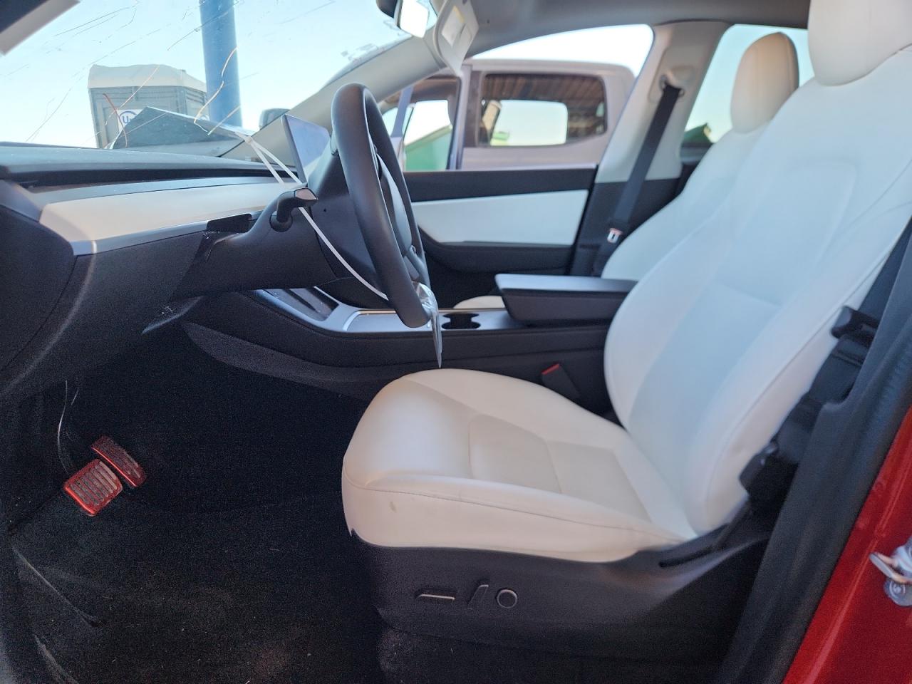 2022 Tesla Model Y VIN: 7SAYGDEE2NF355581 Lot: 81522765