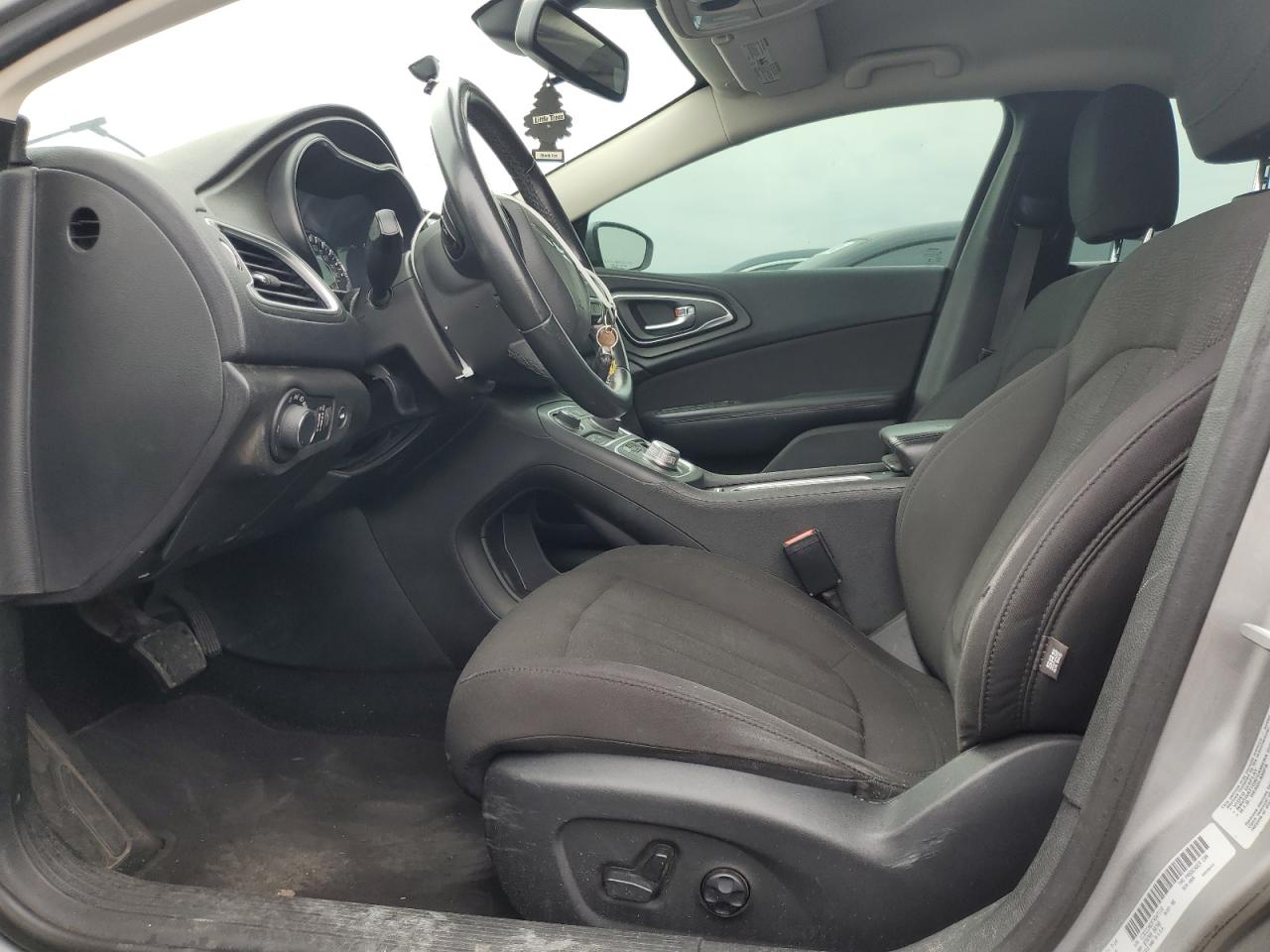 2015 Chrysler 200 Limited VIN: 1C3CCCAB3FN547110 Lot: 71465395