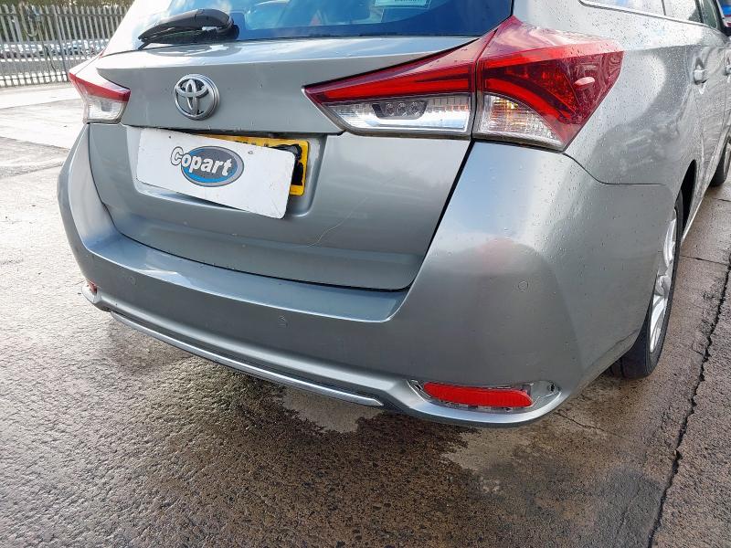 2015 TOYOTA AURIS EXCEL VVT-I HYBRID 