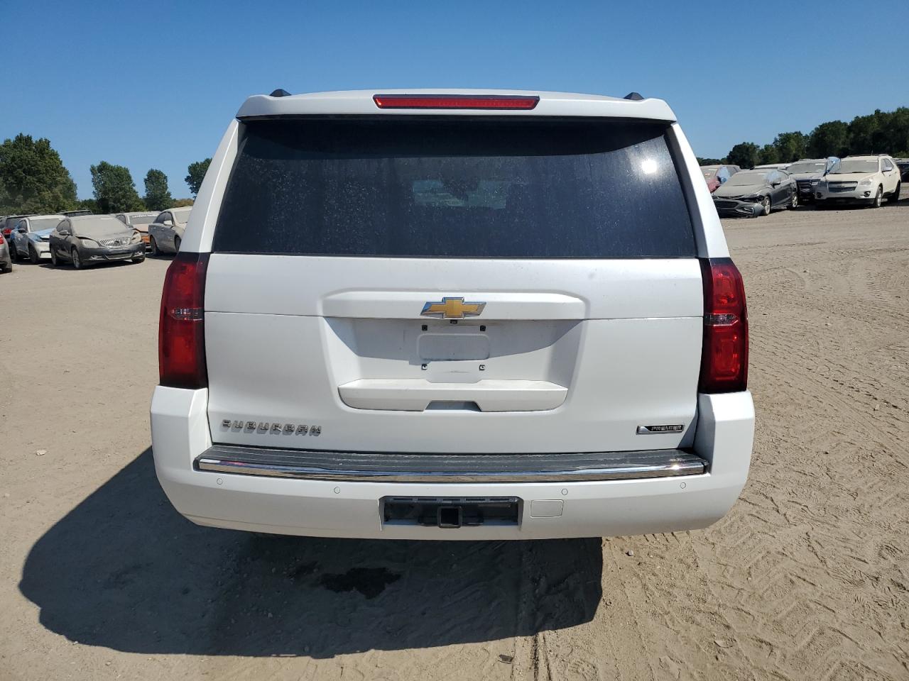 2018 Chevrolet Suburban C1500 Premier VIN: 1GNSCJKC2JR394683 Lot: 81218065