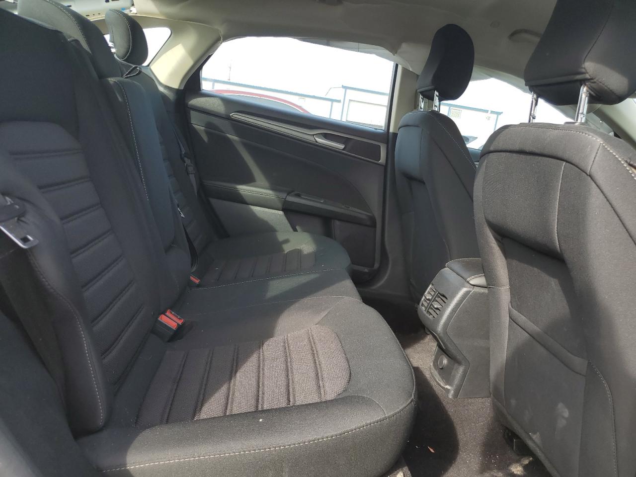 2020 Ford Fusion Se VIN: 3FA6P0LU0LR237232 Lot: 81262465