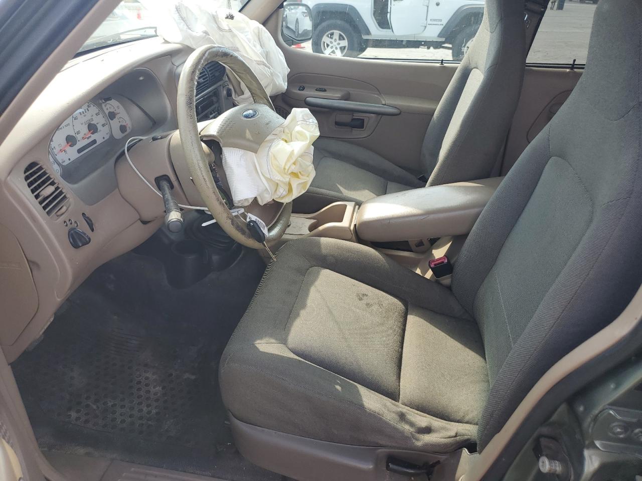 2002 Ford Explorer Sport Trac VIN: 1FMZU67EX2UC05428 Lot: 70204685