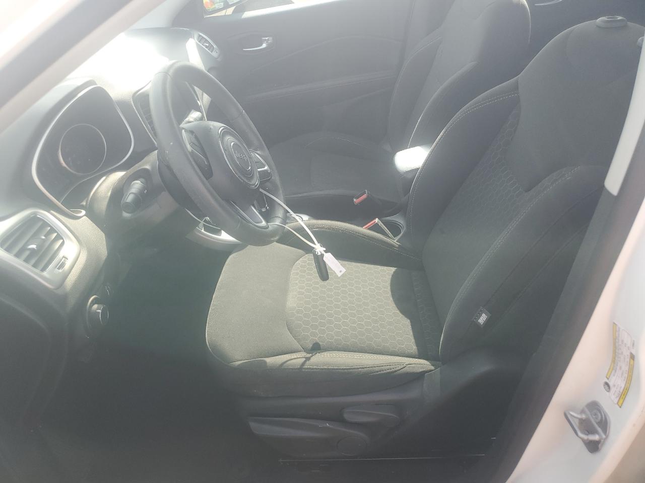 2020 Jeep Compass Sport VIN: 3C4NJDAB8LT238471 Lot: 81399665