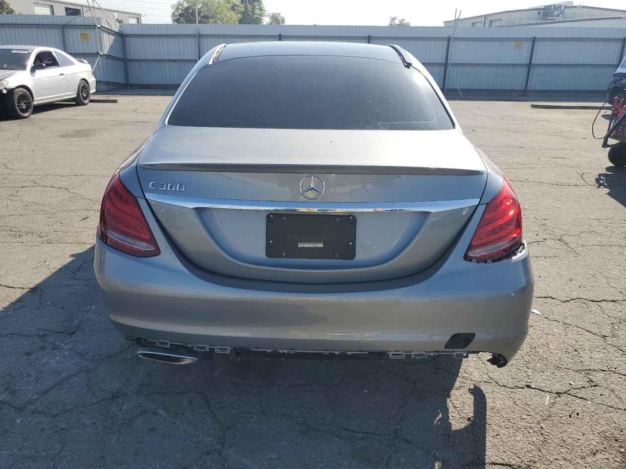 2015 Mercedes-Benz C 300 VIN: 55SWF4JBXFU057010 Lot: 81761395
