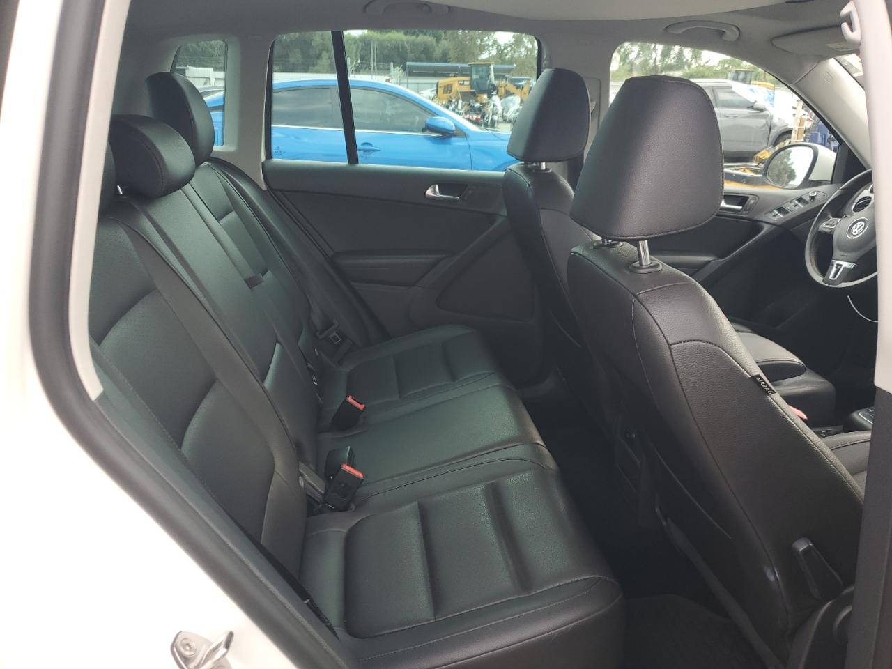 2012 Volkswagen Tiguan S VIN: WVGAV7AX8CW598393 Lot: 84042555