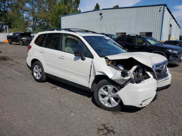  SUBARU FORESTER 2016 Biały