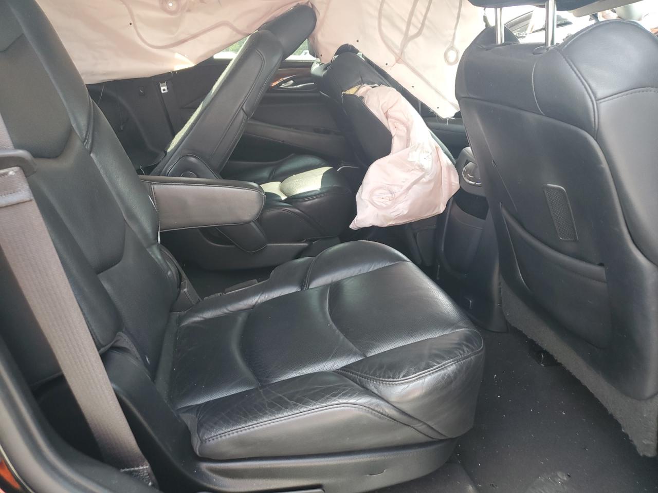 2019 Cadillac Escalade Luxury VIN: 1GYS4BKJ7KR330502 Lot: 81399135