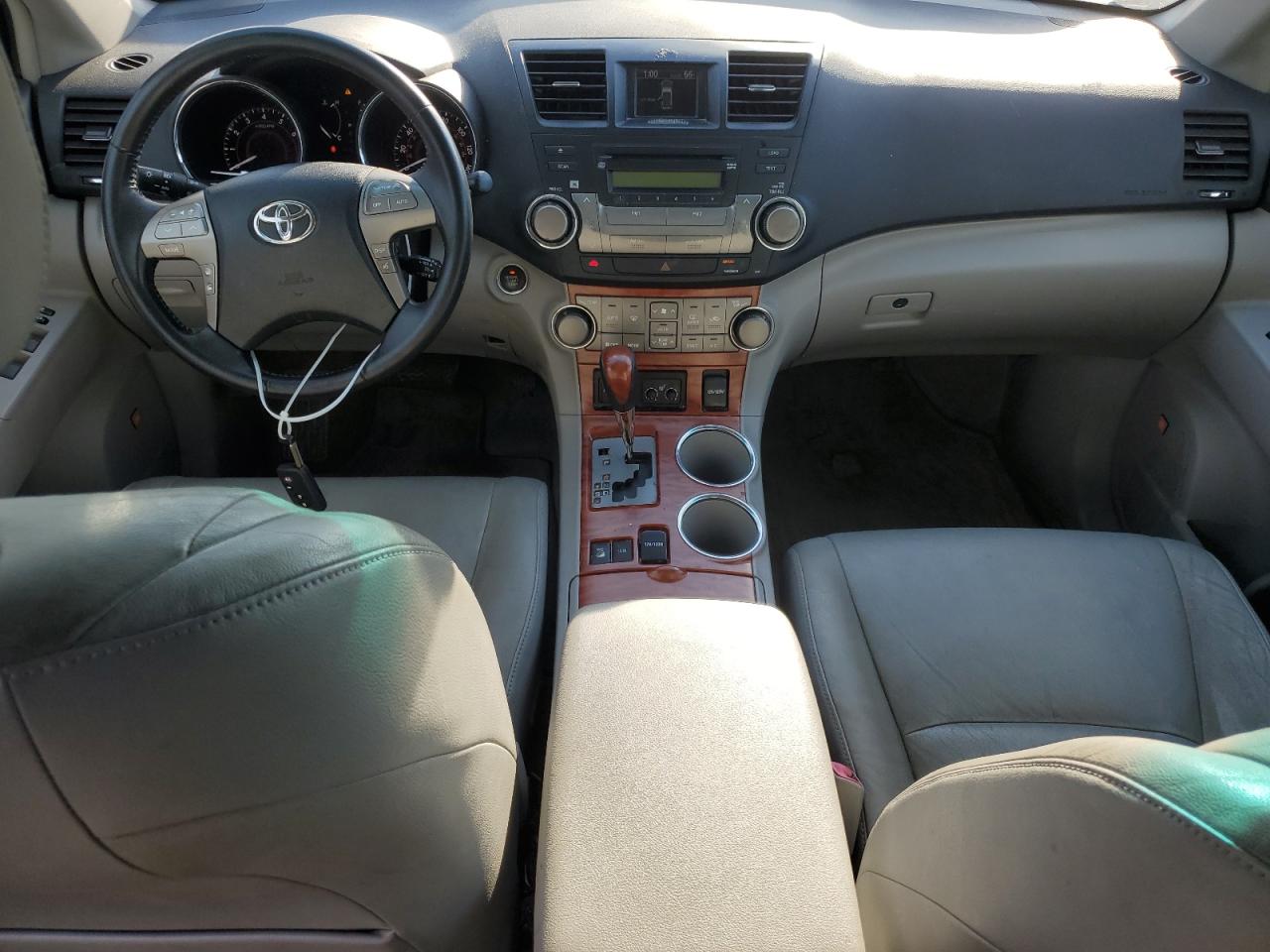 2008 Toyota Highlander Limited VIN: JTEES42A482032622 Lot: 84434905
