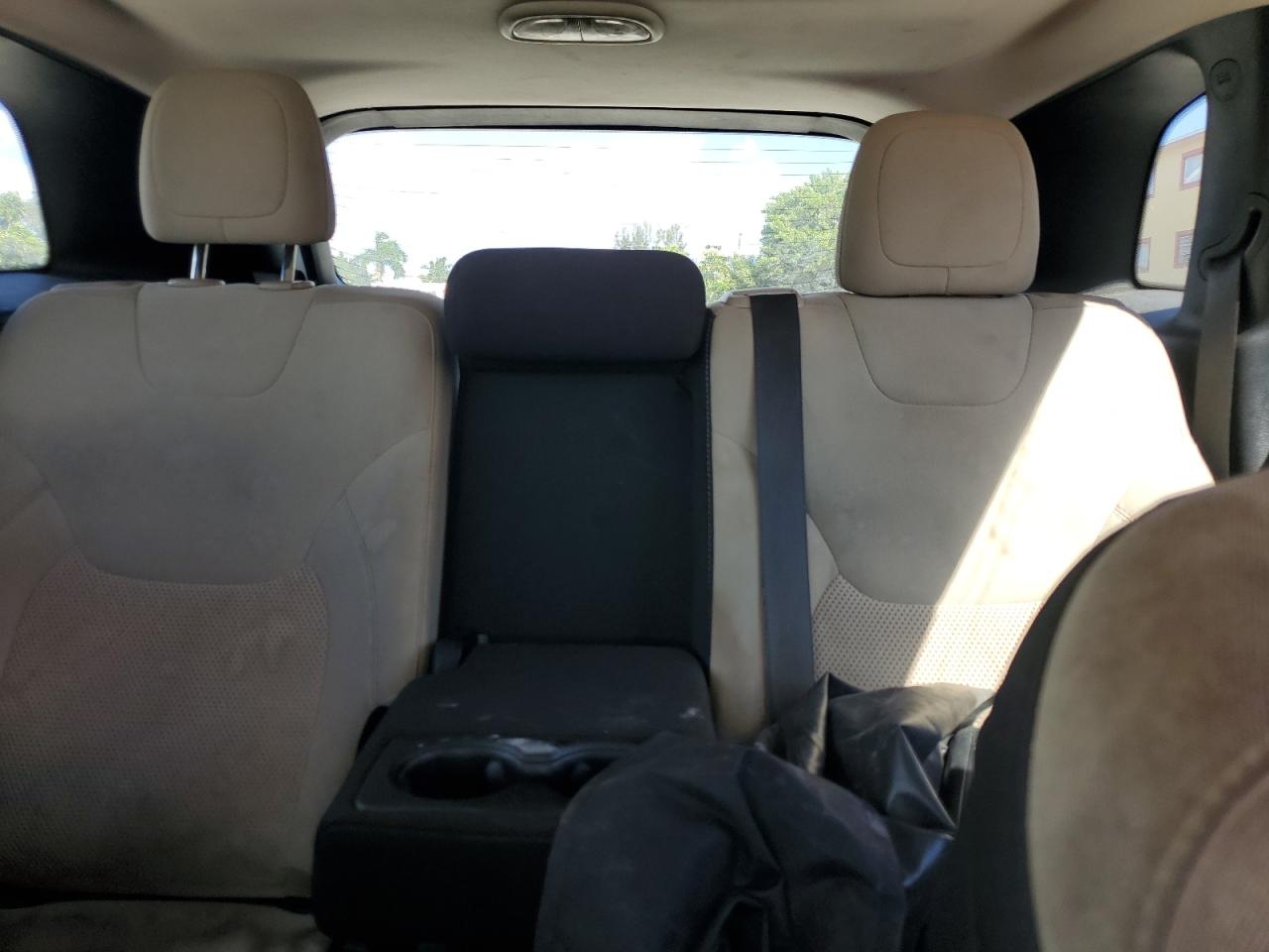 2016 Jeep Cherokee Latitude VIN: 1C4PJLCB3GW324075 Lot: 84722355