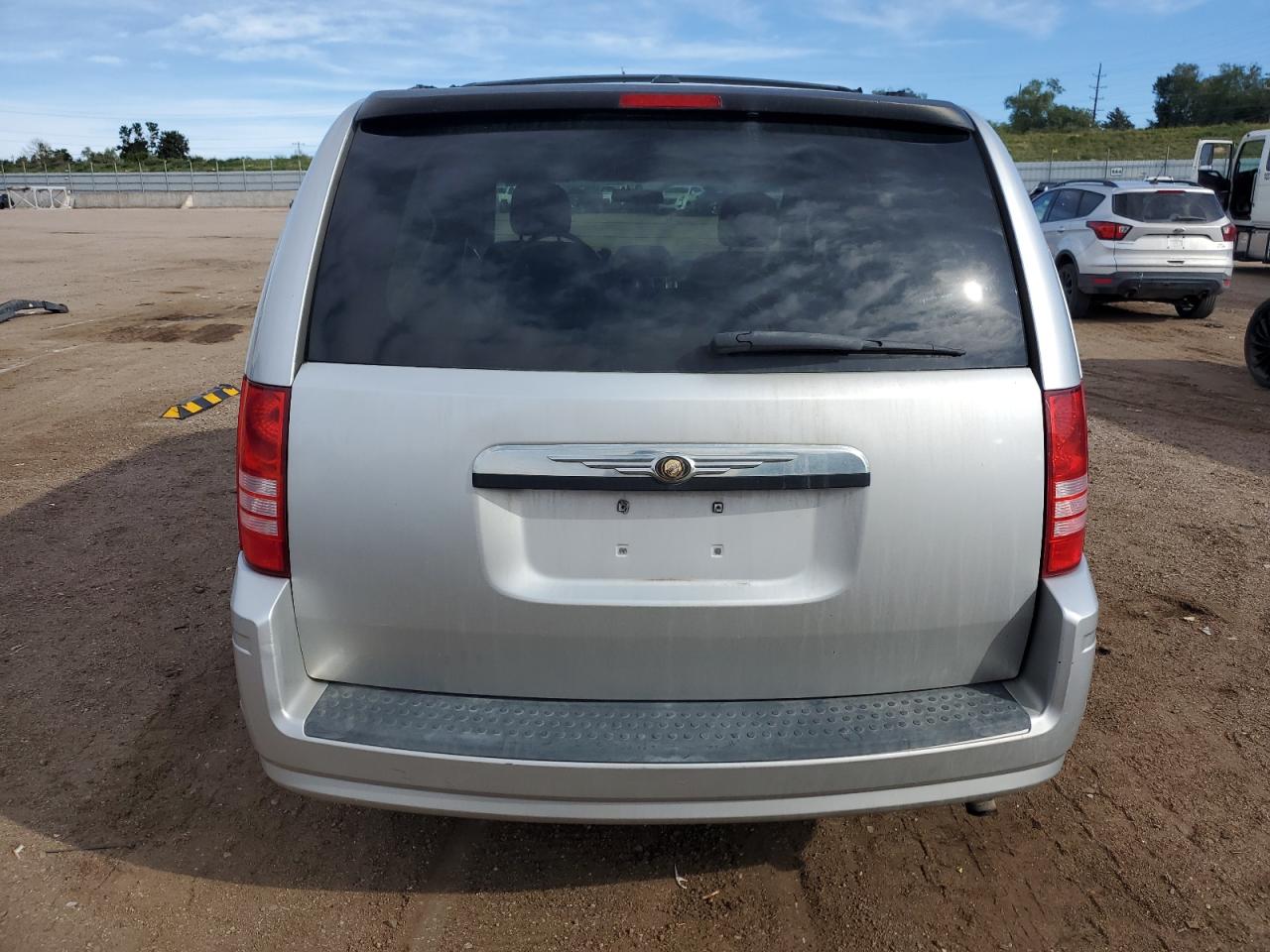 2010 Chrysler Town & Country Touring VIN: 2A4RR5D12AR324095 Lot: 81129365
