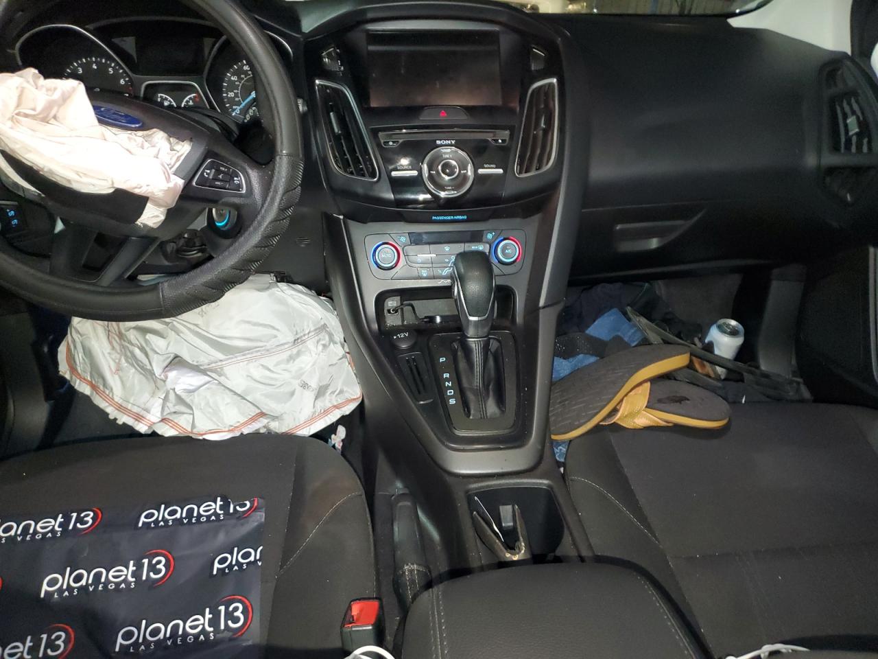 2018 Ford Focus Sel VIN: 304383 Lot: 84849385