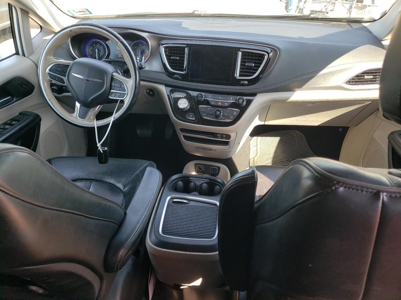 2019 Chrysler Pacifica Limited VIN: 2C4RC1GG7KR551879 Lot: 70754845