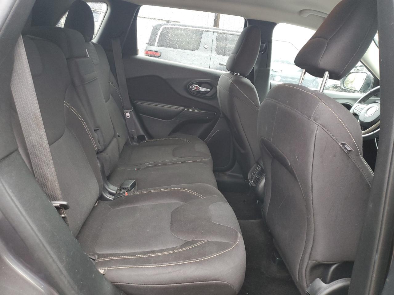 2015 Jeep Cherokee Latitude VIN: 1C4PJMCB4FW571769 Lot: 84007415