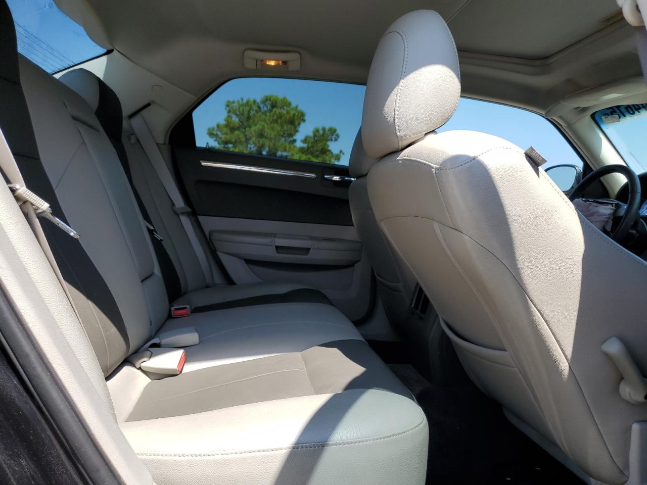 2008 Chrysler 300 Touring VIN: 2C3LA53G98H223147 Lot: 71844615