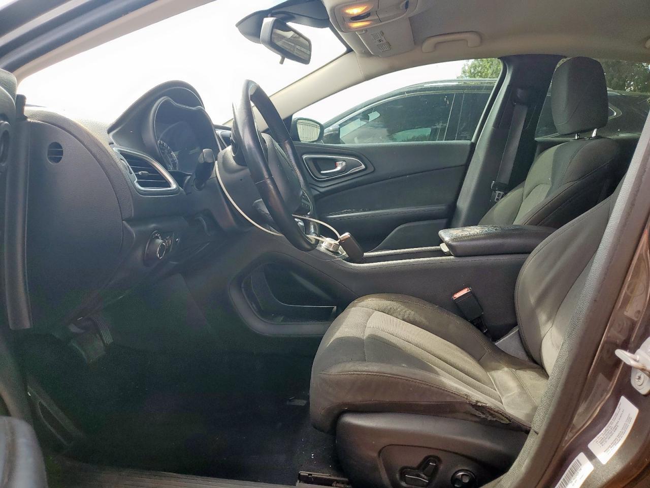 2015 Chrysler 200 Limited VIN: 1C3CCCAB1FN640269 Lot: 83946845