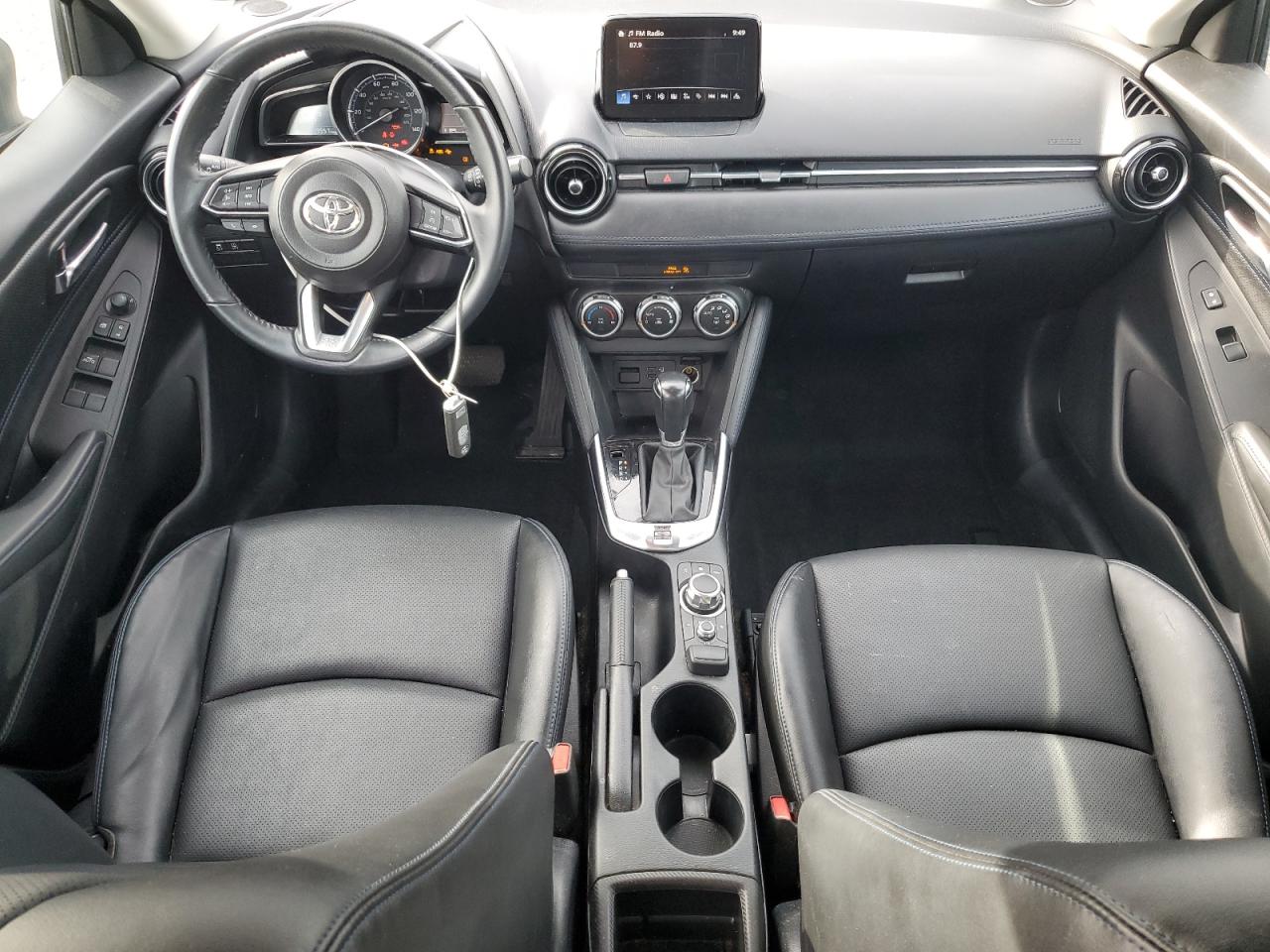 2020 Toyota Yaris Le VIN: 3MYDLBJV4LY700615 Lot: 84281365