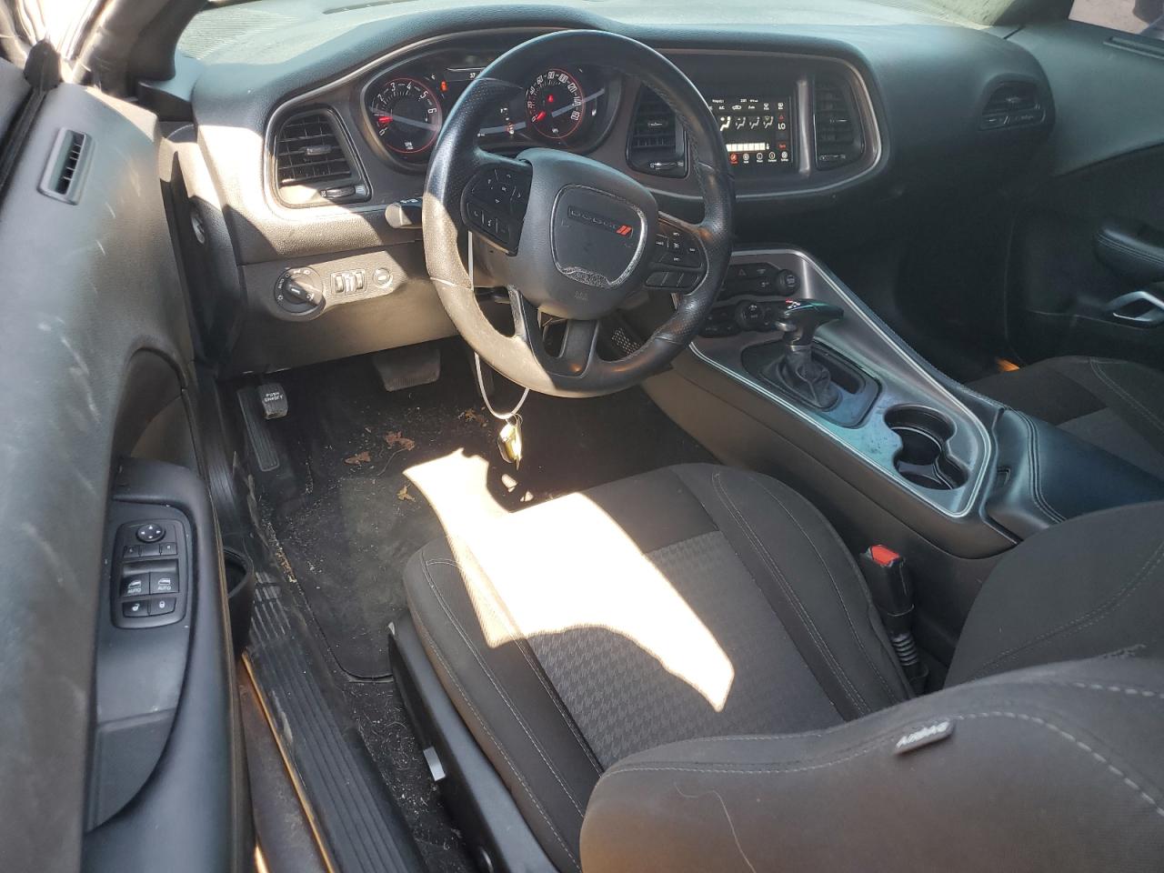 2022 Dodge Challenger Sxt VIN: 2C3CDZAG6NH215102 Lot: 71946985