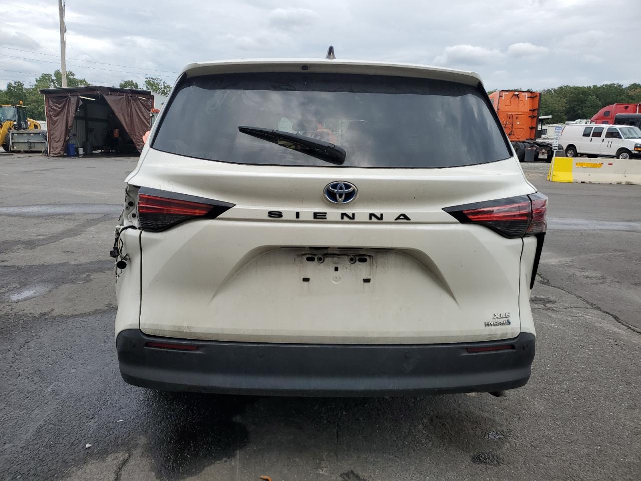 2021 Toyota Sienna Xle VIN: 5TDYRKEC5MS057157 Lot: 70670485