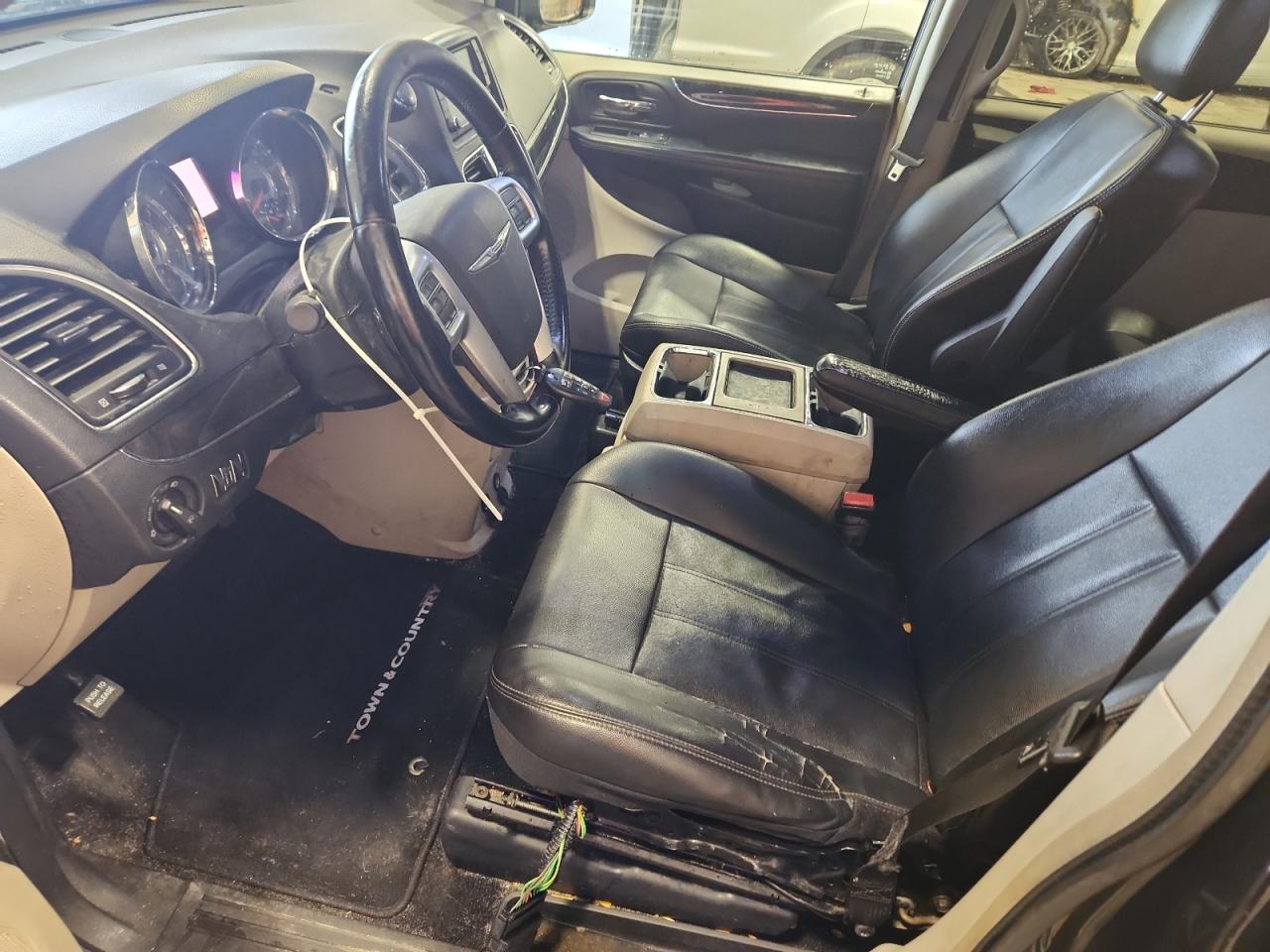 2013 Chrysler Town & Country Touring VIN: 2C4RC1BGXDR694643 Lot: 81280455