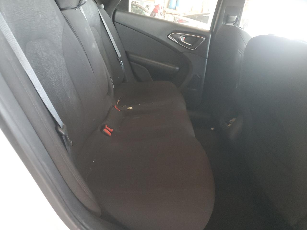 2015 Chrysler 200 Limited VIN: 1C3CCCABXFN750401 Lot: 82074885