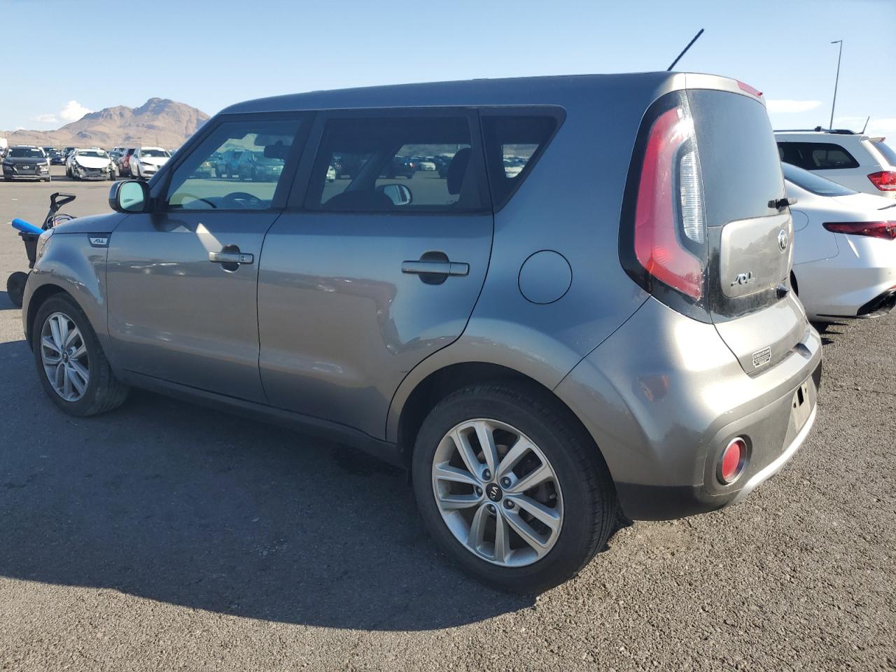 2018 Kia Soul + VIN: KNDJP3A53J7511769 Lot: 81945385