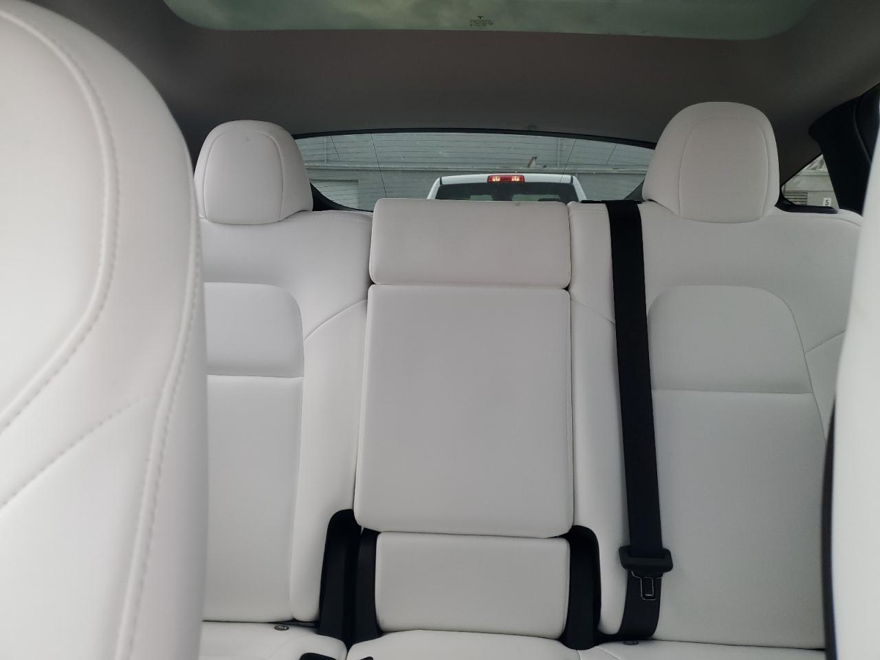 2024 Tesla Model Y VIN: 7SAYGAEE5RF993330 Lot: 83998495