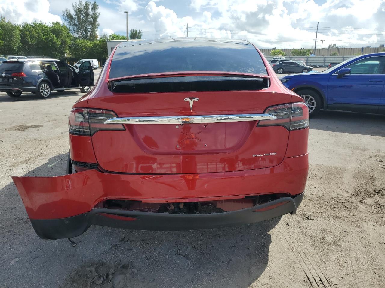 2020 Tesla Model X VIN: 5YJXCDE28LF303461 Lot: 81526835