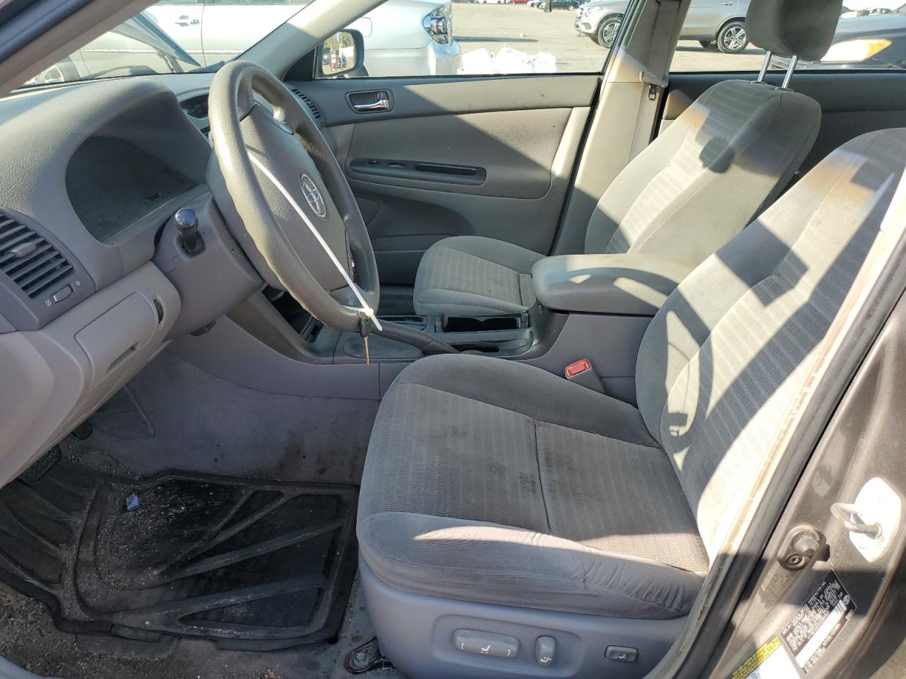 2005 Toyota Camry Le VIN: 4T1BE32K55U587947 Lot: 81475385