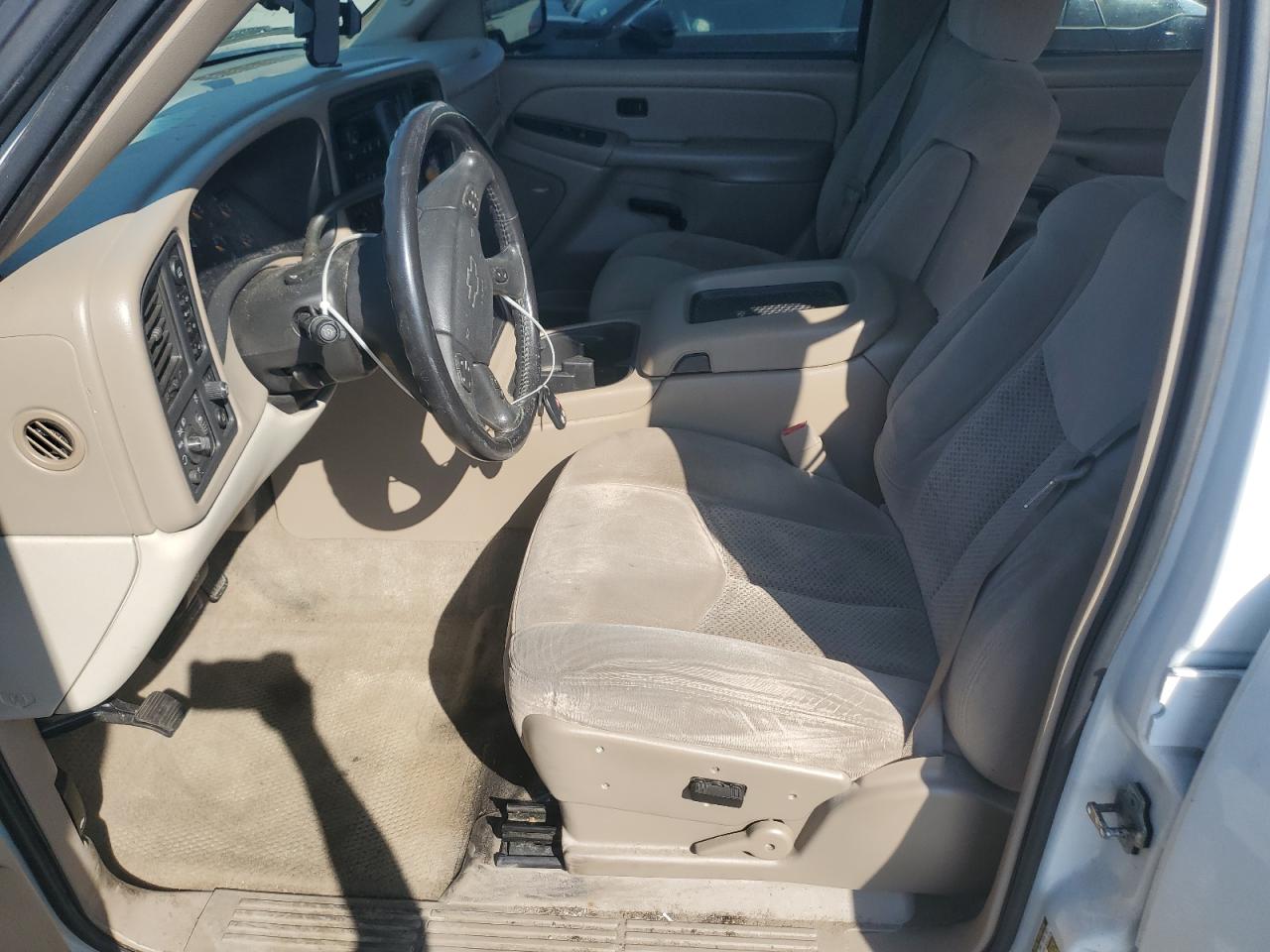 2005 Chevrolet Tahoe K1500 VIN: 1GNEK13T45J260261 Lot: 81402145