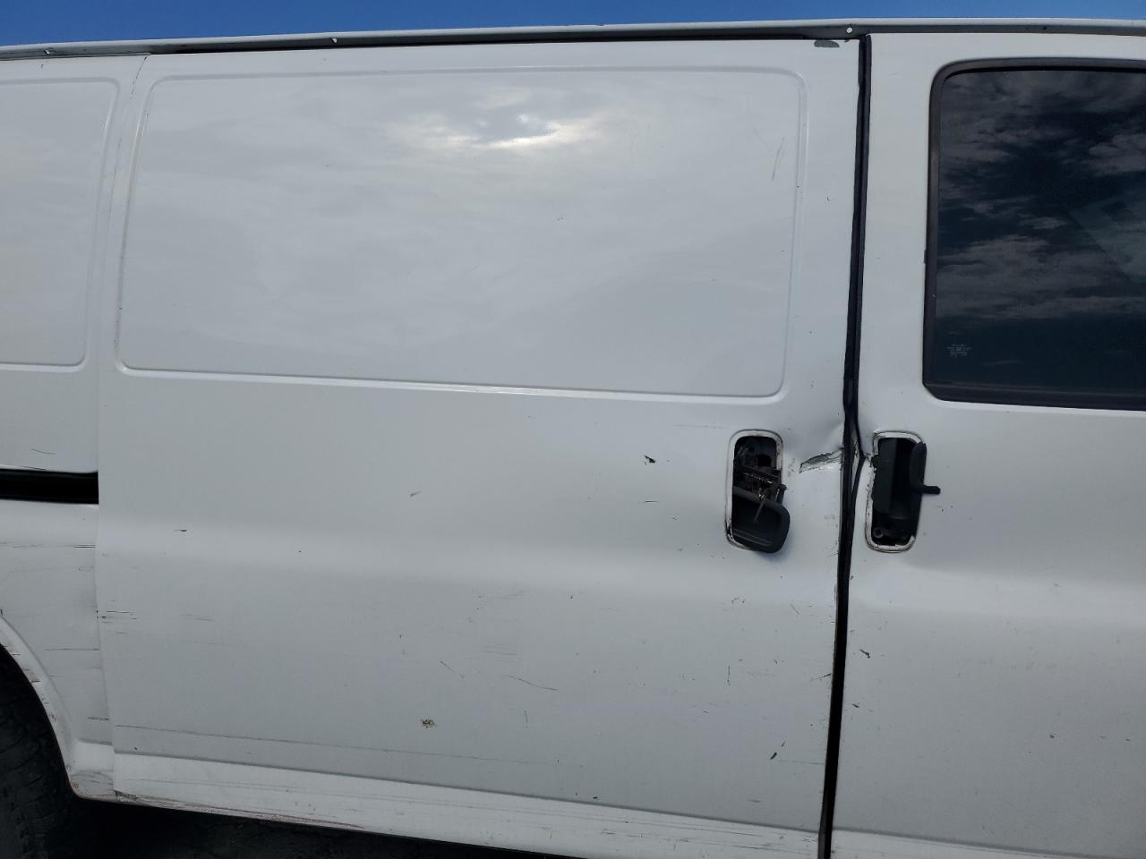 2000 Chevrolet Express G3500 VIN: 1GCHG35R4Y1237328 Lot: 81748195