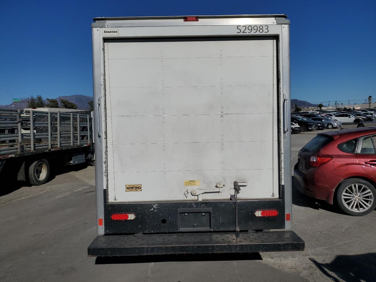 2017 GMC Savana Cutaway G3500 VIN: 1GD07RFGXH1129983 Lot: 71925435