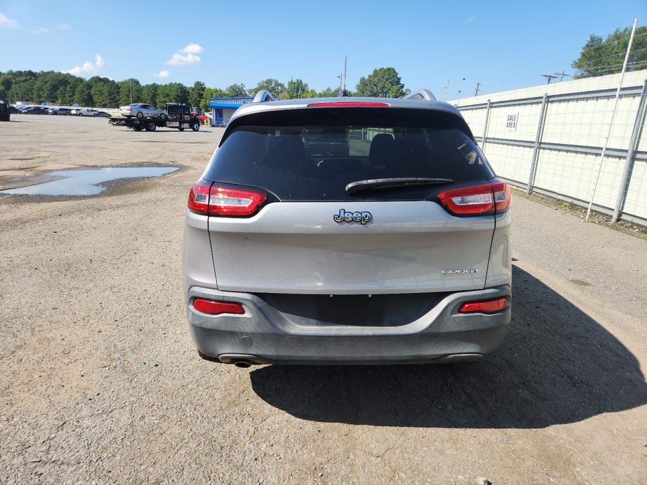 2015 Jeep Cherokee Sport VIN: 1C4PJLAB8FW657633 Lot: 81061385