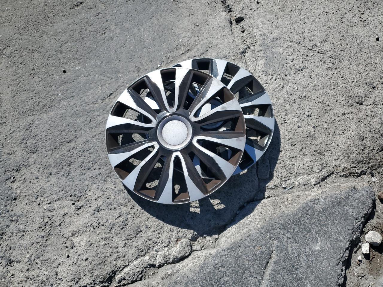 2005 Toyota Camry Le VIN: 4T1BE32K25U941939 Lot: 81940435