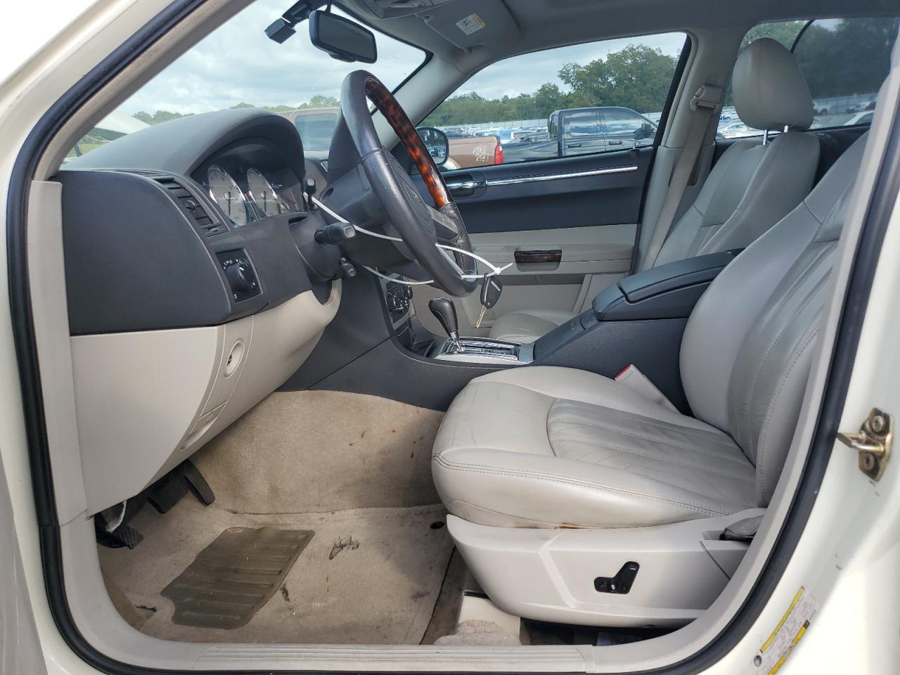 2006 Chrysler 300C VIN: 2C3KK63H96H328243 Lot: 81788035