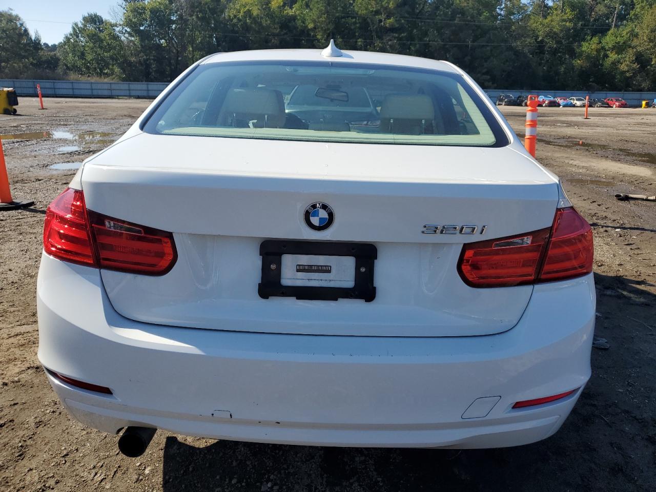 2015 BMW 320 I VIN: WBA3B1G54FNT03824 Lot: 81684285