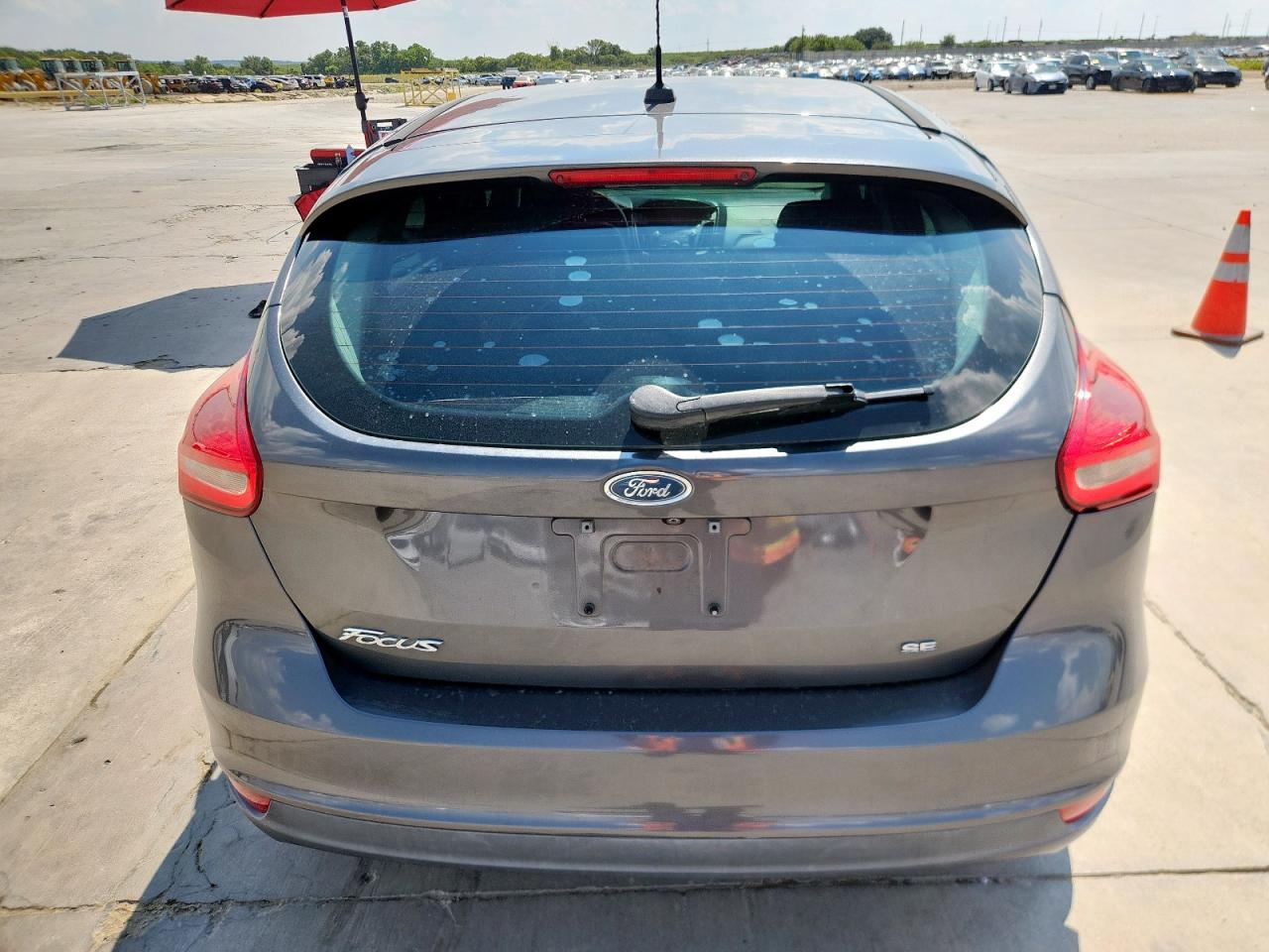 2018 Ford Focus Se VIN: 1FADP3K20JL330630 Lot: 80966355