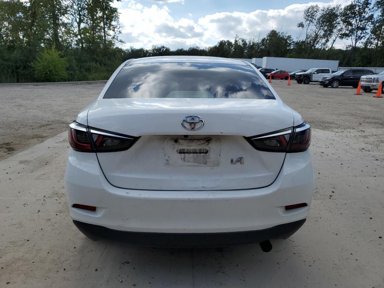 2018 Toyota Yaris Ia VIN: 3MYDLBYV8JY320812 Lot: 71318145