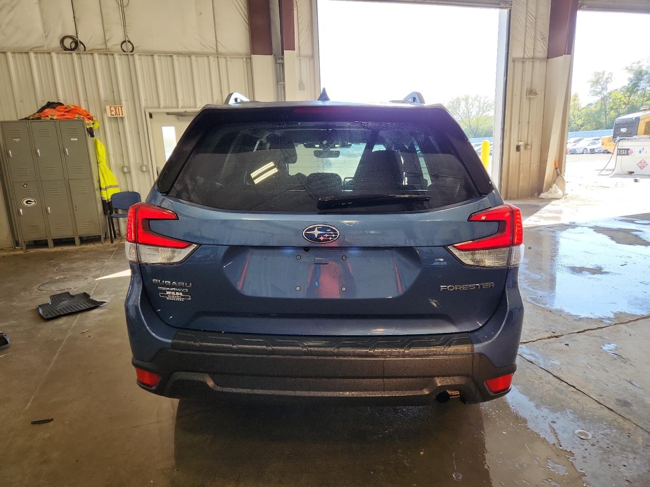 2022 Subaru Forester Premium VIN: JF2SKAEC3NH458329 Lot: 81903995