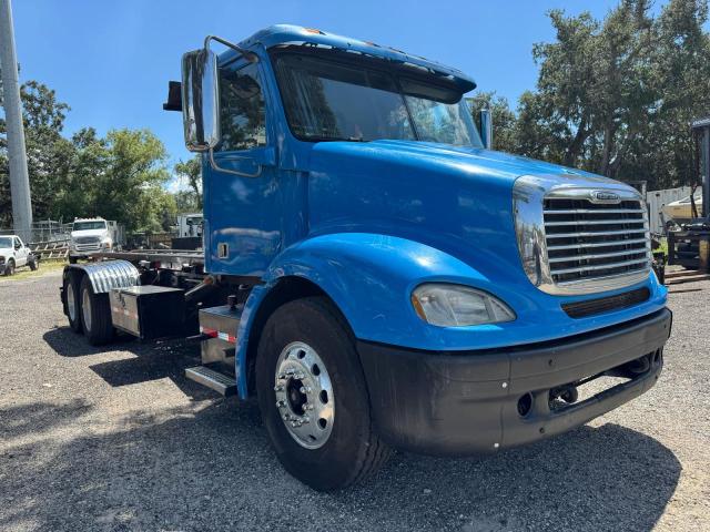 2014 FRHT COLUMBIA - TRUCKS ROLL-OFF CONTAINER TRUCK à vendre chez Copart FL - TAMPA SOUTH