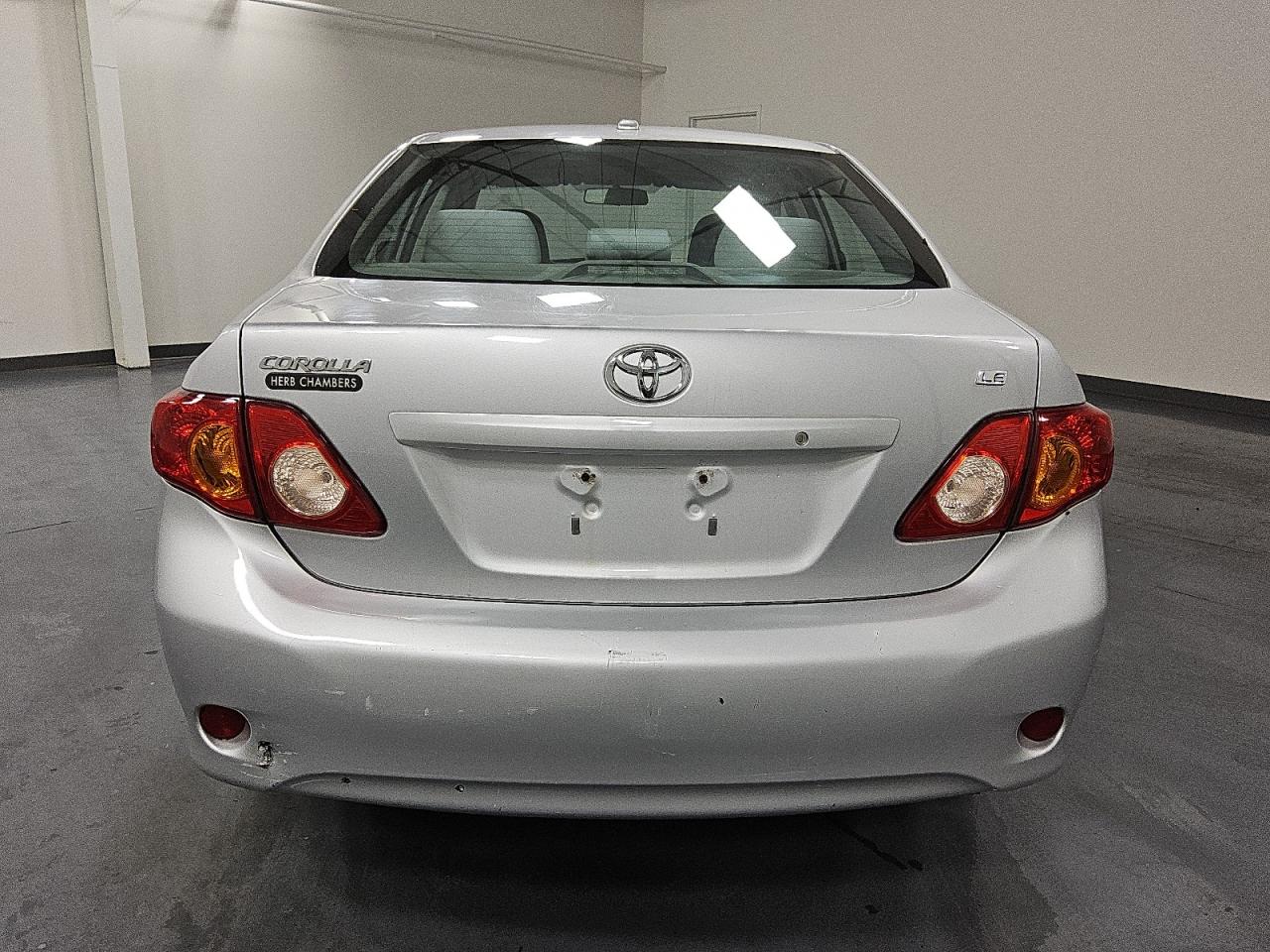 2010 Toyota Corolla Base VIN: 1NXBU4EE0AZ288990 Lot: 70816745
