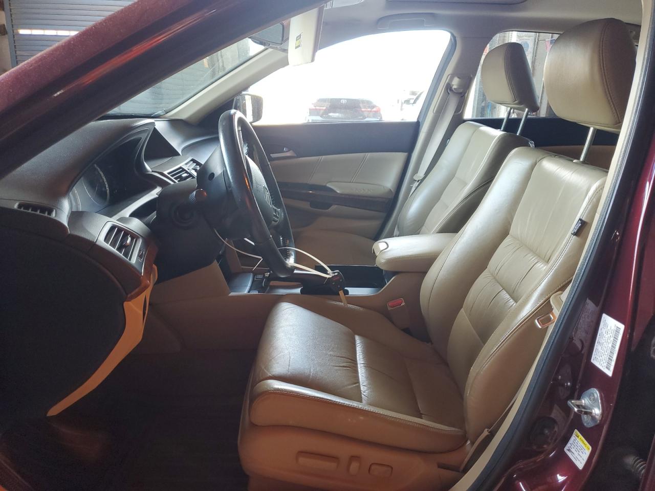 2011 Honda Accord Exl VIN: 1HGCP2F8XBA075949 Lot: 84030275