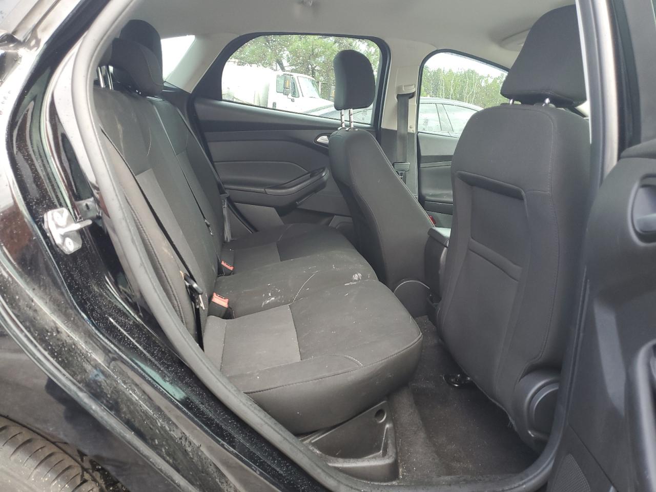 2017 Ford Focus Se VIN: 1FADP3K21HL241546 Lot: 81568885