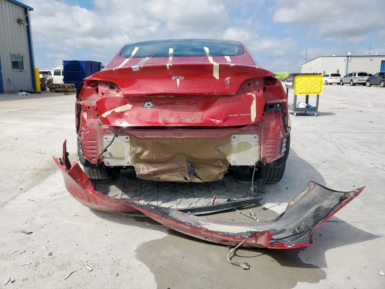 2018 Tesla Model 3 VIN: 5YJ3E1EB0JF085925 Lot: 81648215